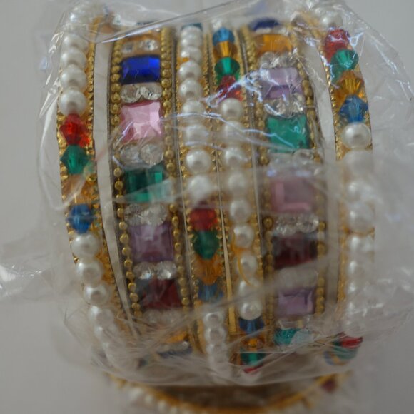 Beautiful Colorful Bangle set of 4 Bangles and 2 Broader Bangles Diameter 2.25" - Picture 6 of 11